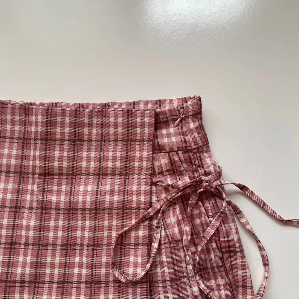 Yesstyle Mini Plaid Skort Pink Skirt with Ties Balletcore Coquette, Size Medium - Picture 5 of 9